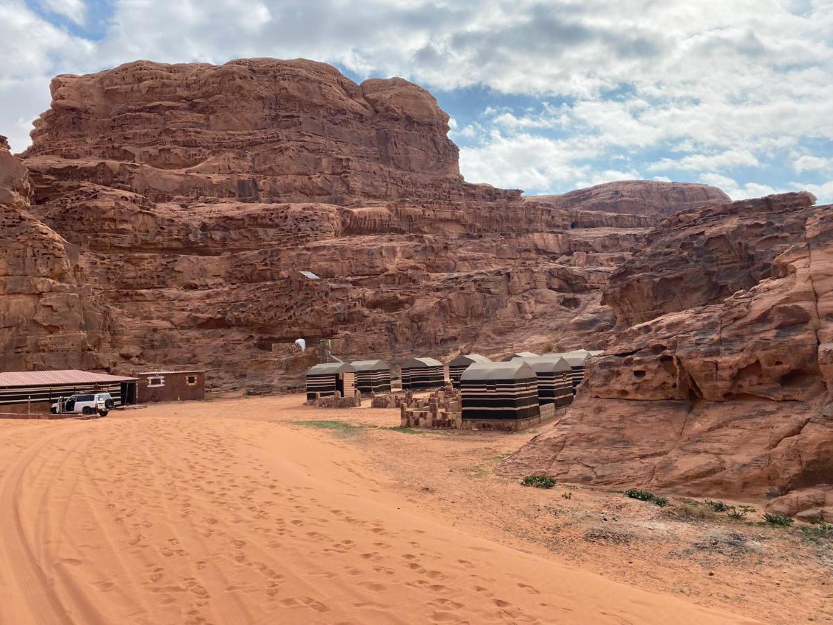 Bedouin Family Camp Hotel Wadi Rum Exterior photo