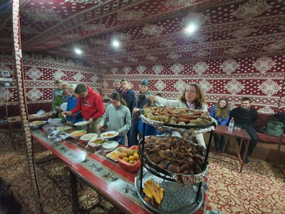 Bedouin Family Camp Hotel Wadi Rum Exterior photo