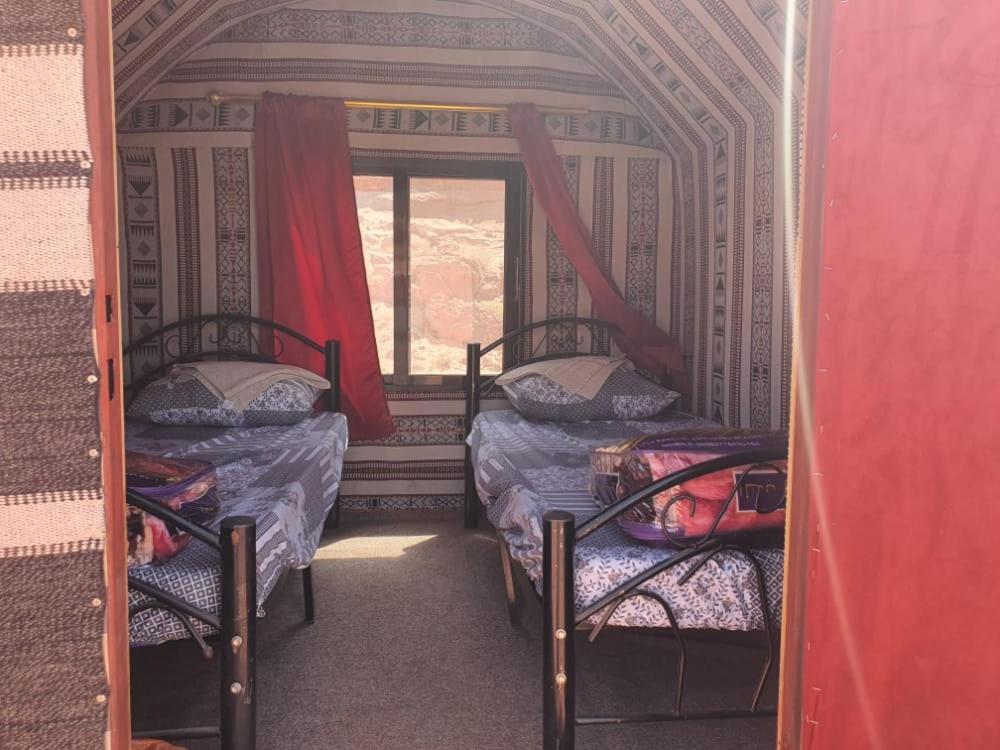 Bedouin Family Camp Hotel Wadi Rum Exterior photo